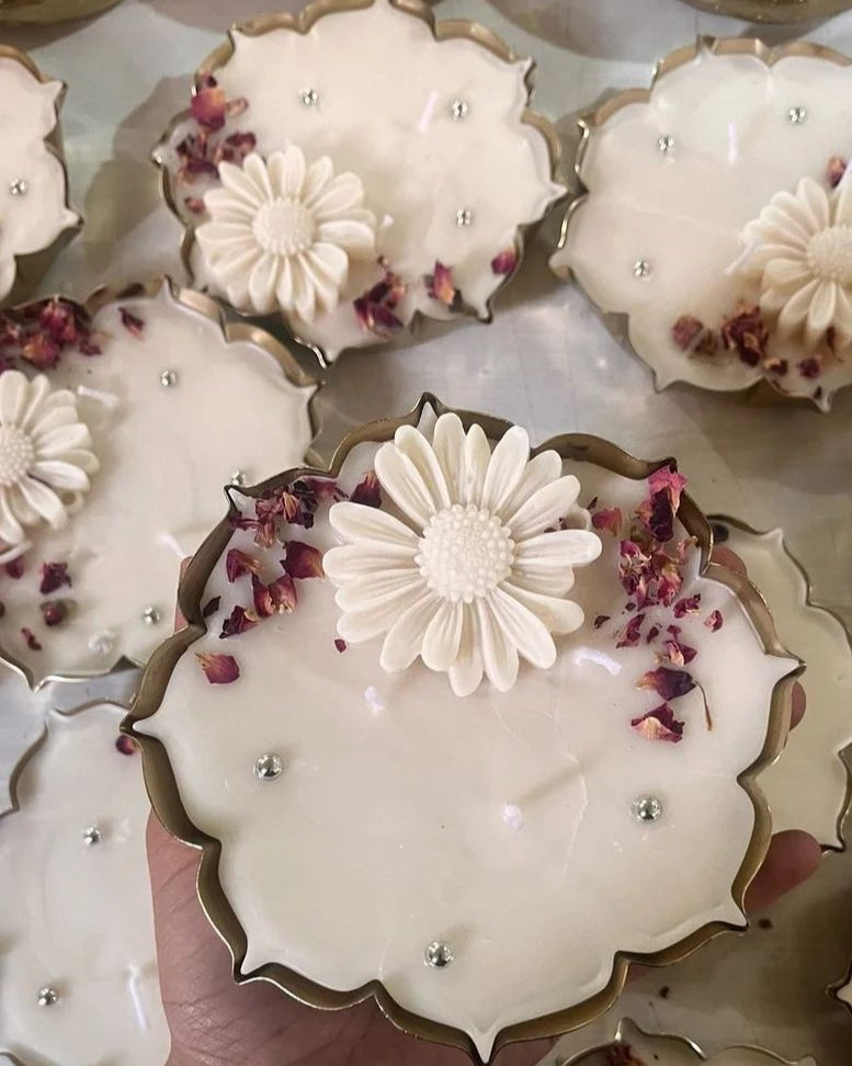 Lotus Urli Floral Scented Candle with Rose Petals – 4.5 Inch Handcrafted Soy Wax Candle for Home Décor & Gifting | 3V6001