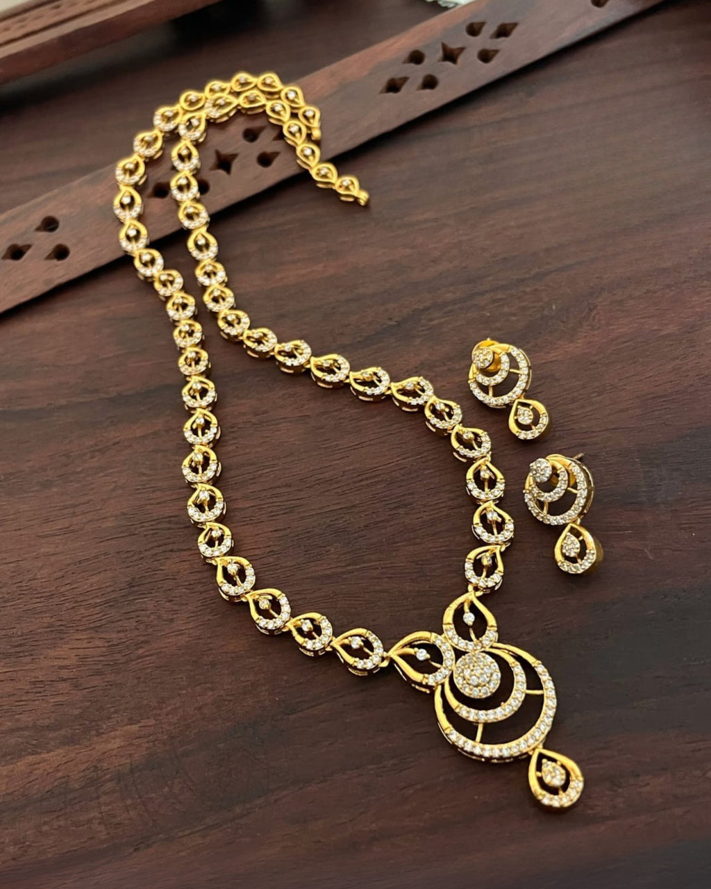 Premium AD Necklace Set with Circular Pendant & Cubic Zirconia – Elegant Imitation Jewelry | 3V8008