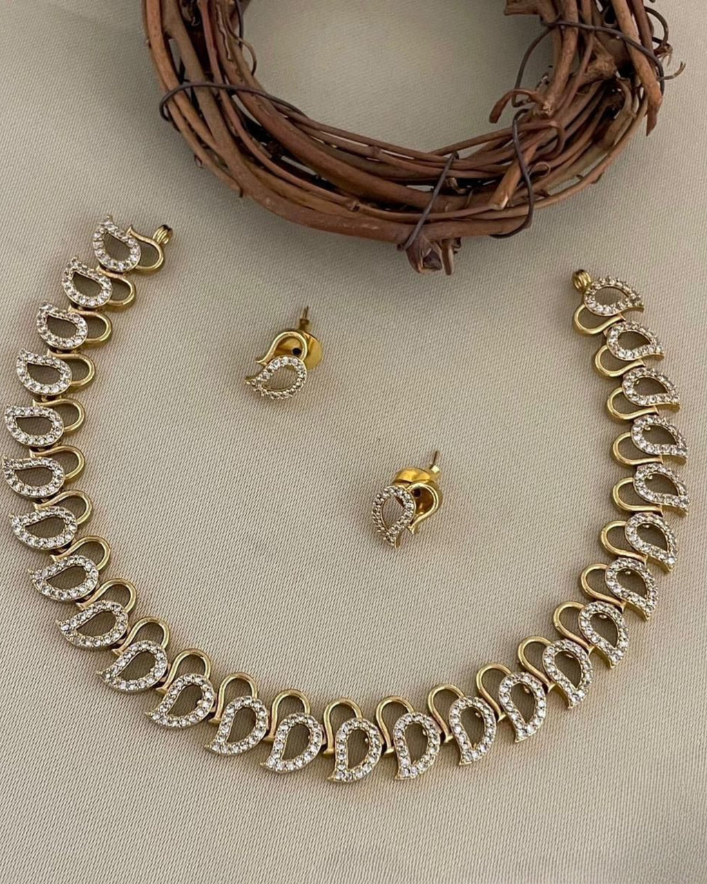 Premium Gold-Plated AD Necklace Set with Paisley Motifs & Cubic Zirconia – Classic Imitation Jewelry | 3V8010