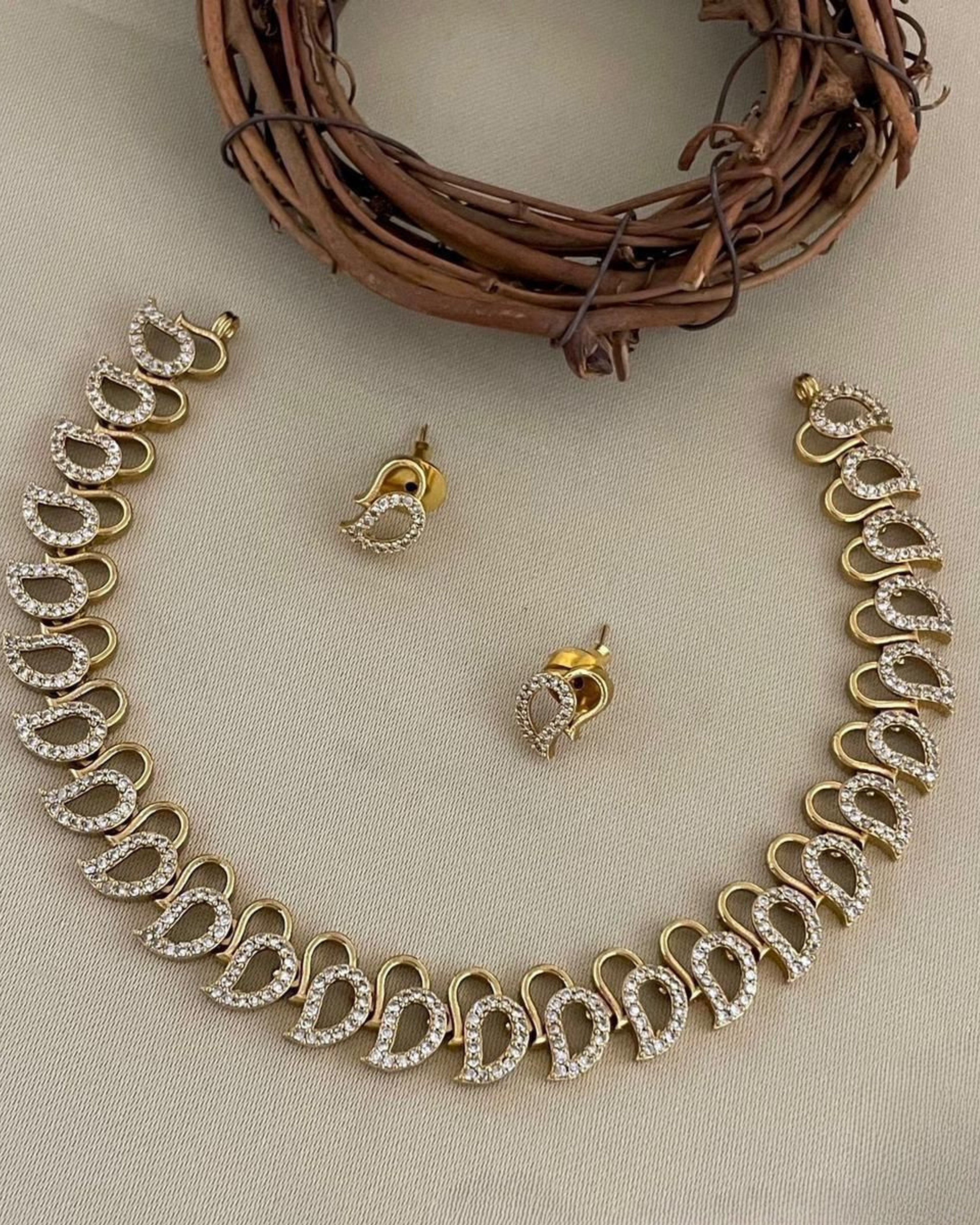 Premium Gold-Plated AD Necklace Set with Paisley Motifs & Cubic Zirconia – Classic Imitation Jewelry | 3V8010